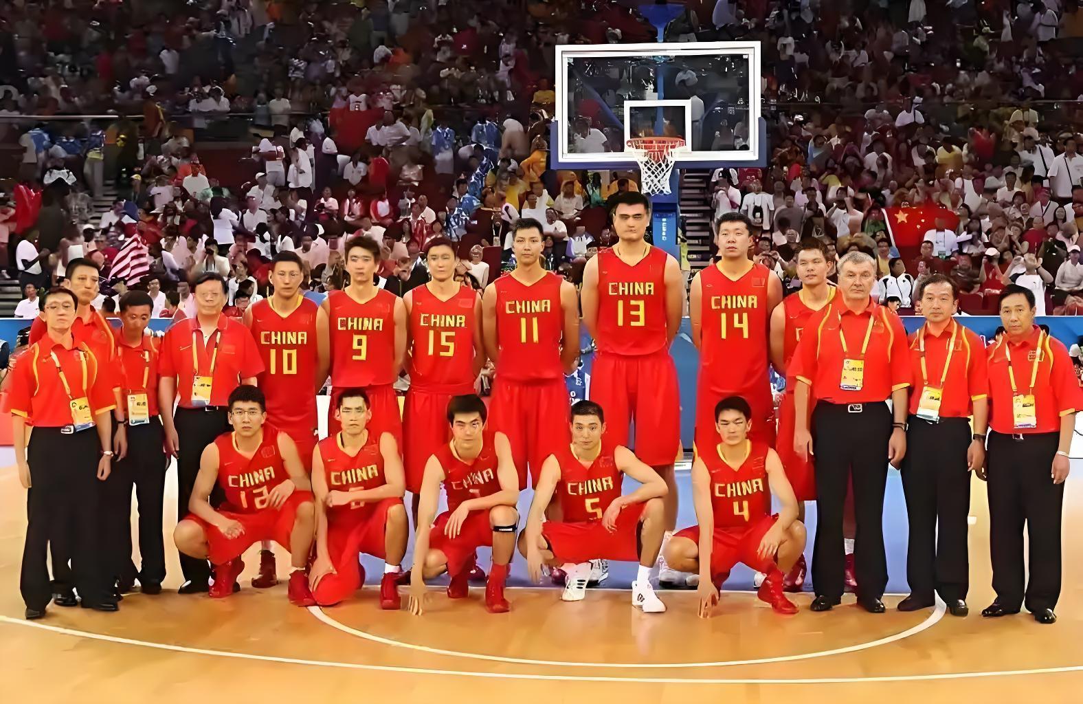 云鼎娱乐-8位中国球员NBA首秀全记录！3人惊艳，1人感到意外