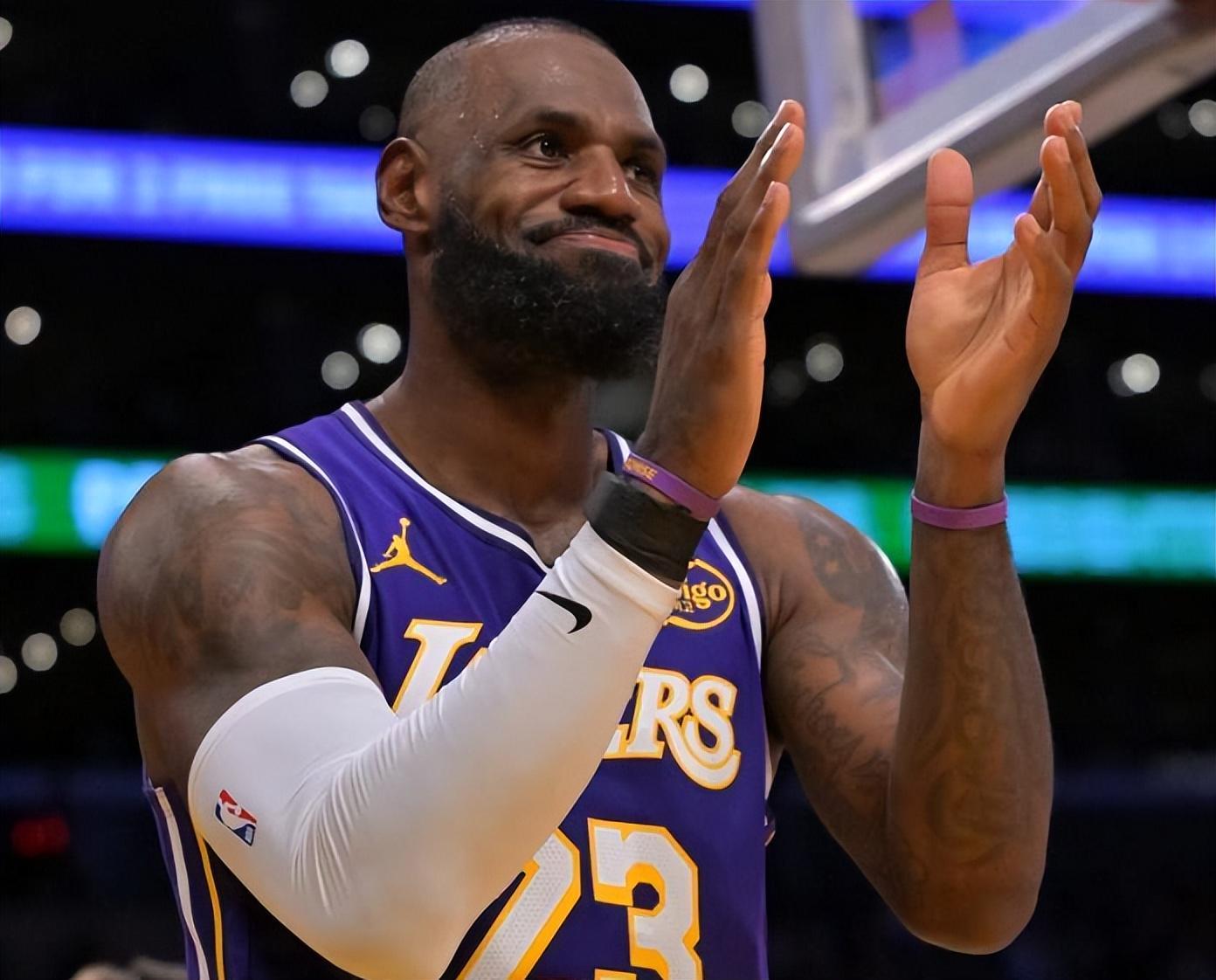 云鼎娱乐官方网站-NBA今日里程碑！大帝超越大梦，哈登超越一哥，老詹2600记三分球